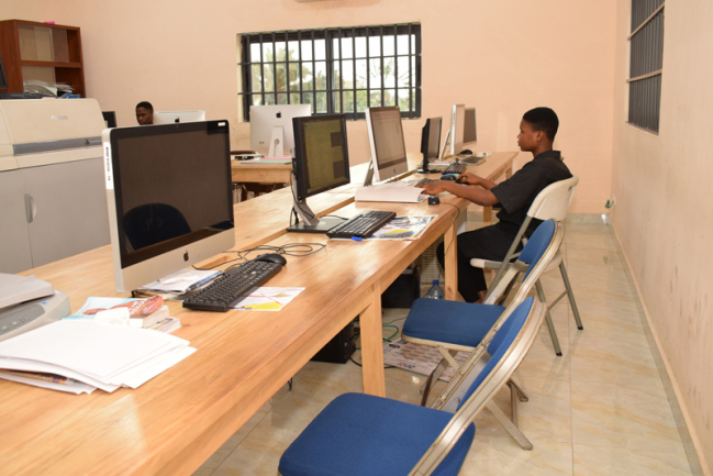 147219 610922cb76e5e Galerie2 Imprimerie Gutemberg Benin 6