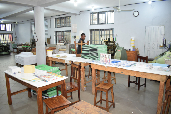 147231 610924f1bea5f Galerie10 Imprimerie Gutemberg Benin 2